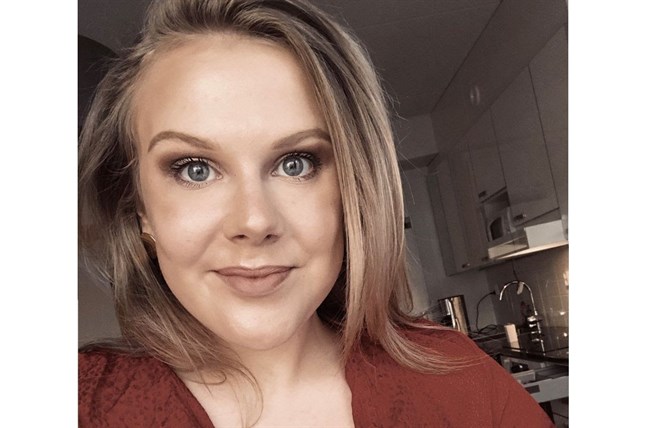 Frida Lönnbäck fick fortsatt förtroende som ordförande för Svensk Ungdom i Österbotten.