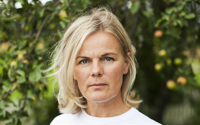 Elisabeth Eriksson är hushållsrådgivare på Marthaförbundet. Hon ger handfasta tips på hur man ska minska matsvinnet – bland annat med roliga recept som minskar ledan som kan uppstå av all julmat.