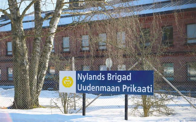 Nylands brigad, i Dragsvik, har drabbats av många coronafall den senaste tiden. Foto: Henri Forss