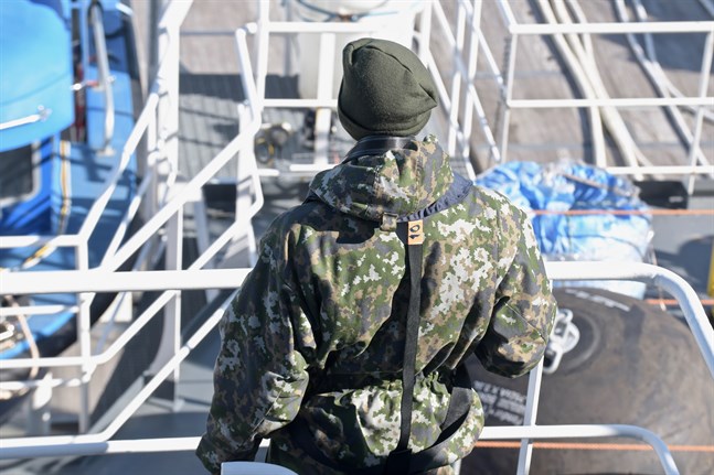 Ålands polismyndighet har gjort en handuträckning till Försvarsmakten, marinen kommer att börja minröjningen på tisdag.