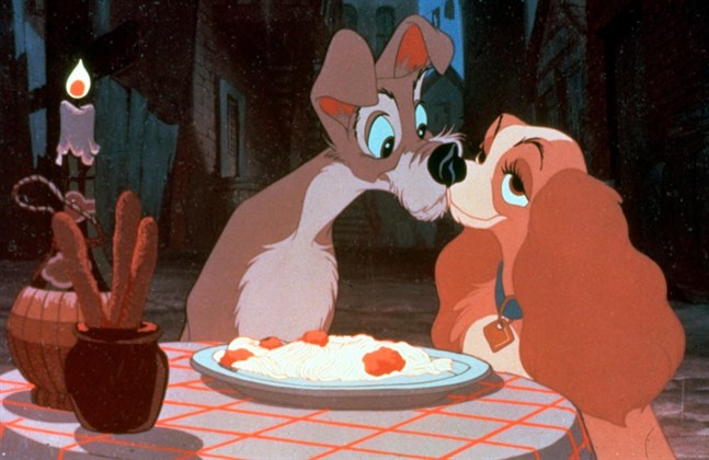 Lady och Lufsen, klockan 16 på julafton.