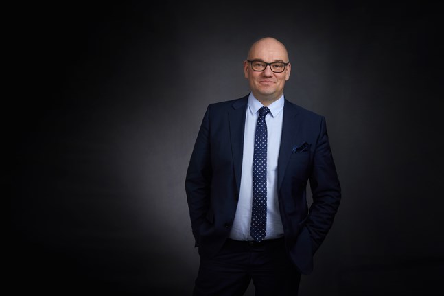 Vi känner redan till Kristinestad via Doctagon, som i flera år stått för läkartjänsterna till seniorer där, säger vd Joni Aaltonen vid Pihlajalinna. Nästa år kommer bolaget att ägas av Mehiläinen.