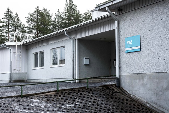 Yrkesakademins lokaler på Sursikbacken i Pedersöre behöver saneras ytterligare.
