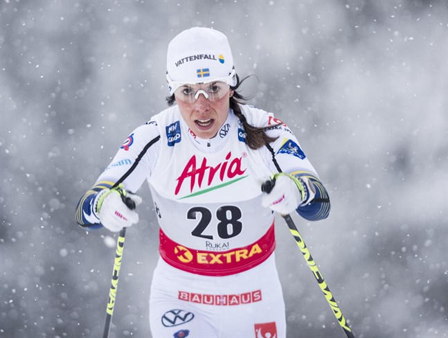 Charlotte Kalla tror inte på seger i Tour de Ski. Arkivbild.
