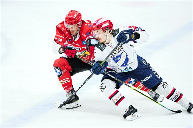 Ville Leskinen, till höger, öppnade målskyttet för HIFK.