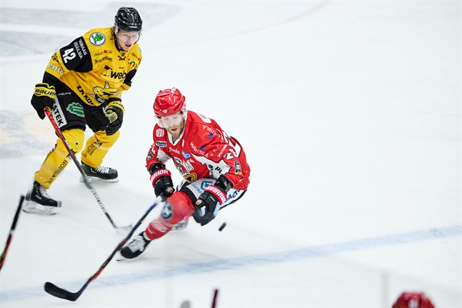 Efter ett par tyngre säsonger i Sport tog Robin Salos ligakarriär ordentlig fart i SaiPa. Nu får han chansen i SHL.