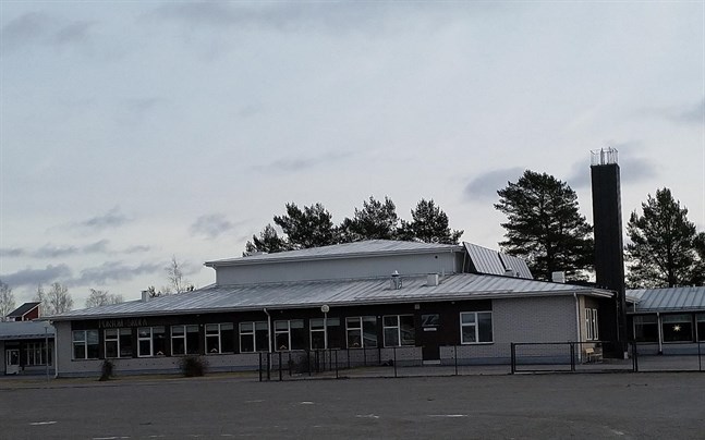 Ett ledigt jobb som klasslärare i Pörtom skola har lockat flest sökande, femton personer visar intresse för det jobbet.