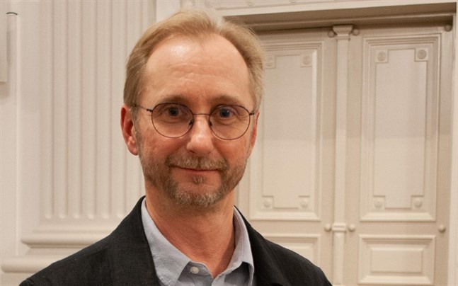 Ralf Nyqvist är aktuell med sitt första soloalbum.