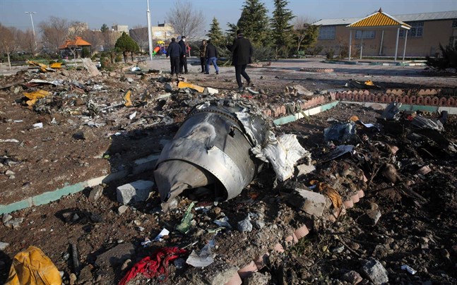 En preliminär iransk observation har konstaterat att planet brann före kraschen, en slutsats som bygger på vittnesuppgifter från personer på marken samt i ett annat flygplan som var i luften.