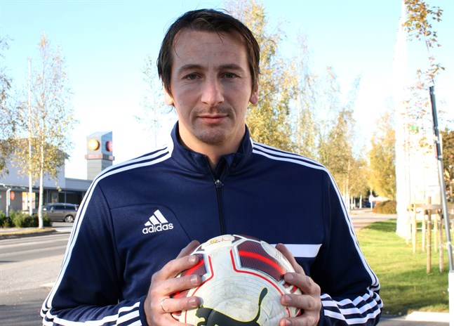 Vladan Zlatkovic fortsätter som tränare i division 4-laget Kraft II.