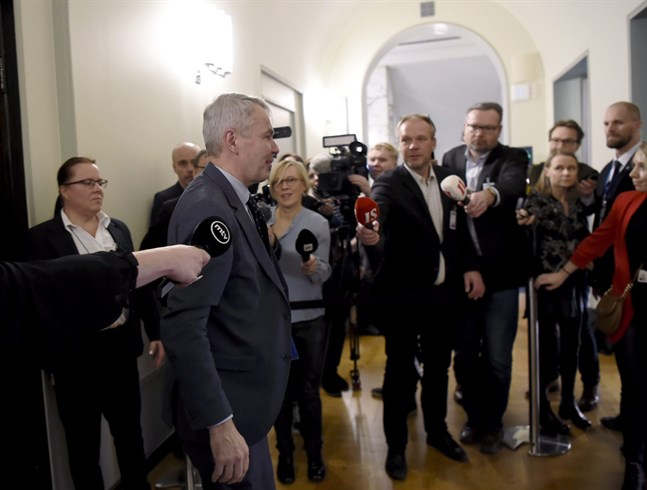 I dag, tisdag, hörs utrikesminister Pekka Haavisto (Gröna) om hans hantering av de finländska medborgarnas situation i lägret al-Hol i Syrien.