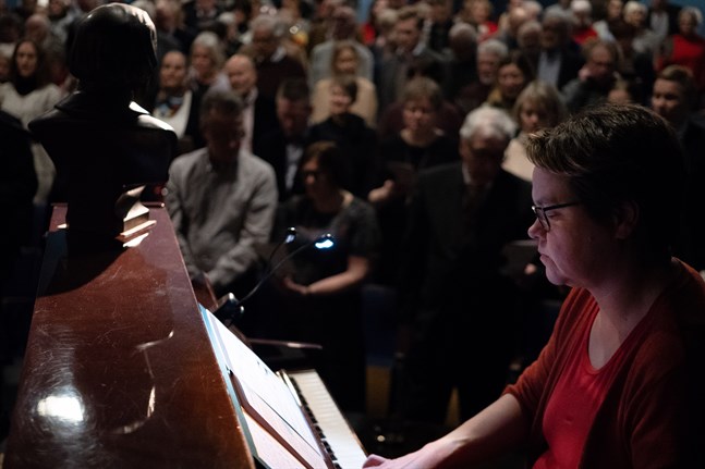 Fjolårets Topeliusfest drog fullt hus. I år hålls festen vid Scala i vanlig ordning, men publiken får delta hemifrån.