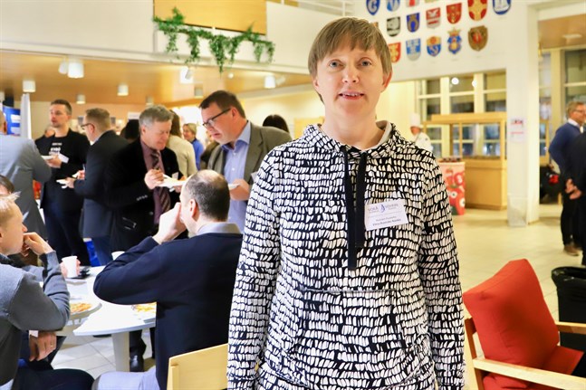 Elina Ihamäki-Närkki tycker att bristen på arbetskraft är den största utmaningen just nu.