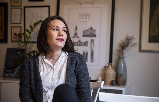 Annika Wilhelmsdotter Åman har velat bli författare sedan hon var fem år gammal. Nu när bokprocessen blivit mer konkret känns det som om hon står inför ett maratonlopp. – Vad har jag gett mig in på, kan jag fråga mig själv.