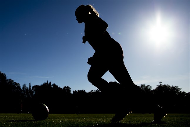 Svenska Fotbollförbundet öppnar för könstester av kvinnliga fotbollsspelare.