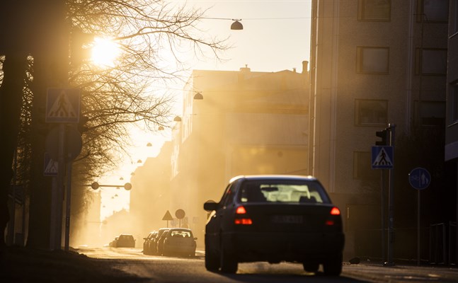 En stor del av trafikens utsläpp måste bort om Vasa ska nå sitt klimatmål.