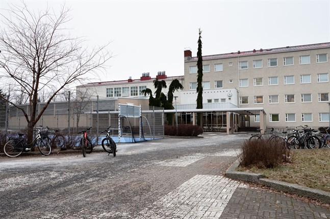 Västra parkens skola i Karleby hotades på sociala medier.