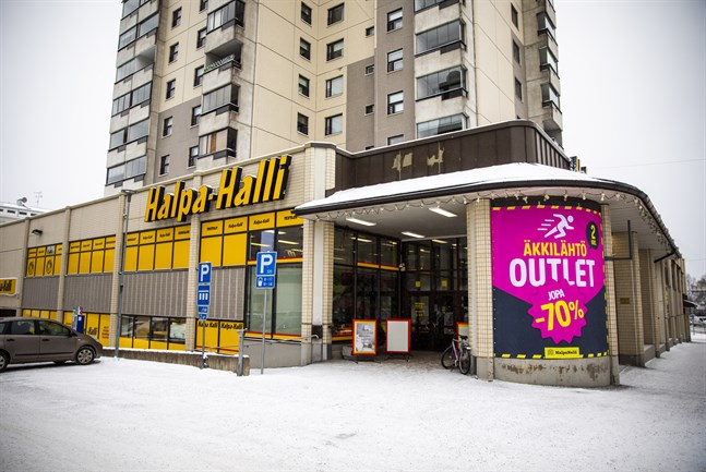 Halpa-Halli blir kvar på Vasaesplanaden längre än planerat.