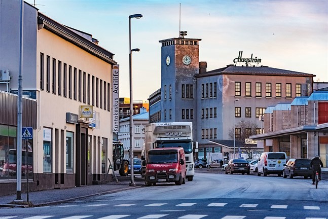 Från och med tisdag 9.2.2021 begränsas antalet deltagare vid publika evenemang och allmänna möten till 20 personer både inne och ute i Mellersta Österbotten.
