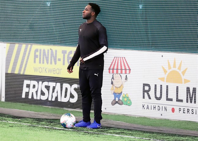 Jeffrey "Jeff" Addai har tränat med VPS sedan förra veckan. Han imponerade på lagledningen så pass mycket att han snabbt fick kontrakt.