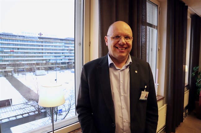 Coronaläget har ökat cancerpatienternas utmaningar, och hotar de avgiftsfria tjänster som erbjuds. Därför startar vi upp Stop cancer-insamlingen igen, säger Markku Suoranta.