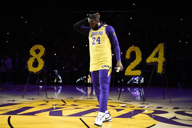 Los Angeles Lakers LeBron James höll ett känslosamt tal.