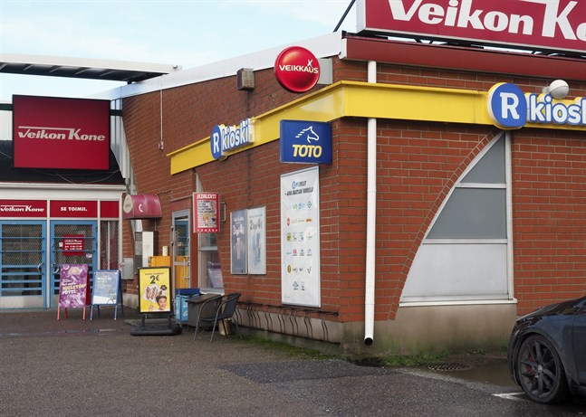 Mannen som vann historiens största lottovinst hade köpt lotten i Ketunkallio R-kiosk i Nystad.