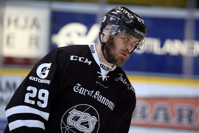 Jonne Virtanen spelar för tillfället i Herning i danska ligan.