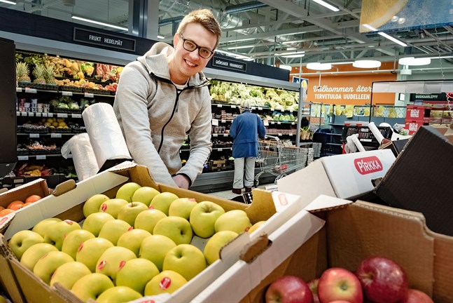 Fredrik Lönnqvist blir ny köpman i K-Supermarket i Nykarleby, där han kommer att bygga om avdelningen för färskvaror för att skapa en större känsla av torg och familjär stämning.