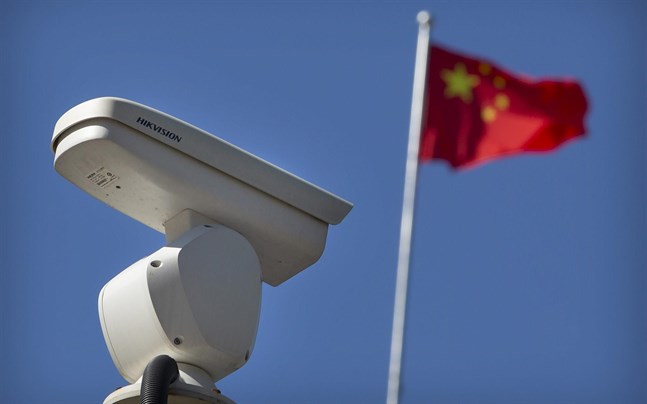 En kamera i en vägkorsning i Kinas huvudstad Peking.