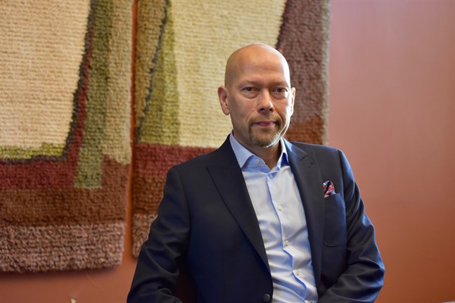 Specialforskaren Tapio Karvonen vid Åbo universitet tror inte att förseningarna i fartygsleveranserna har direkta konsekvenser för Åbovarvet, även om pålitligheten varit ett trumfkort för varvet.