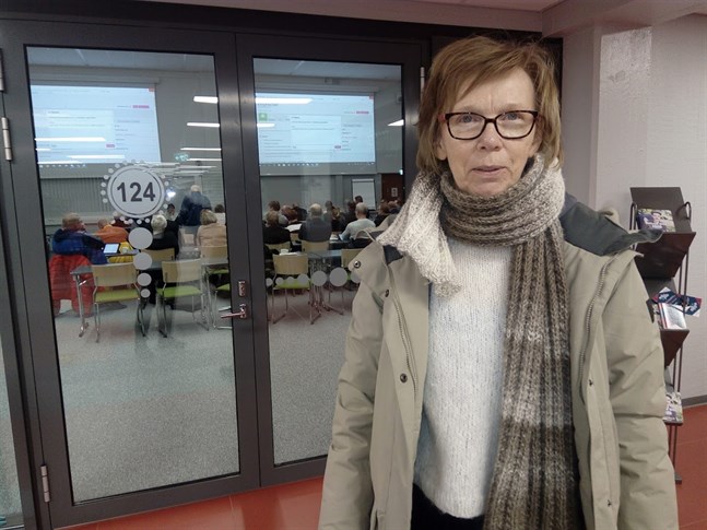 Ansvarsområdeschef Pirkko Kivistö säger att 30 kvotflyktingar per år är ett lämpligt antal.