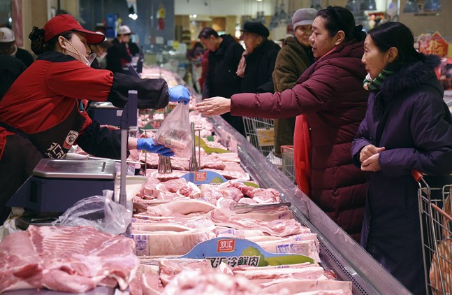 Priset på fläskkött i kinesiska butiker rusade uppåt med 116 procent i januari.