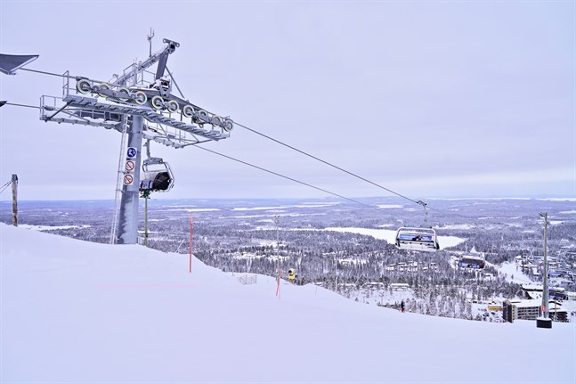 En äldre man dog i en skidolycka på Pyhätunturi i tisdags. Arkivbilden är från Ruka.