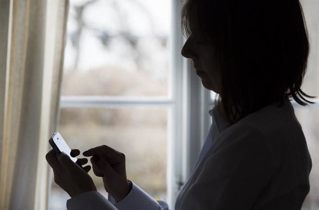 Polisen i Värmland varnar för falska dödsbud via sms.