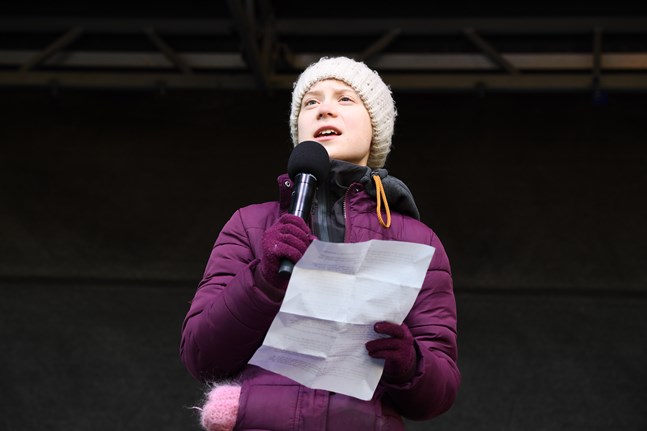 Greta Thunberg talar på Medborgarplatsen vid fredagens Fridays for future-demonstration i Stockholm.