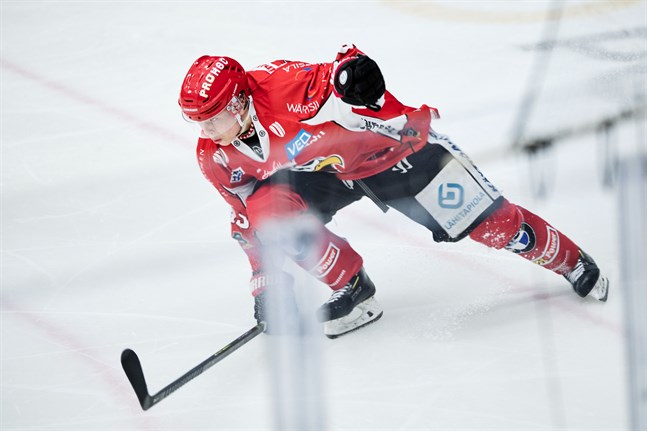 Lari Heikkinen gjorde sin första ligamatch för säsongen, var med i förarbetet till Erik Riskas 1–1-mål och får beröm av tränaren Risto Dufva.