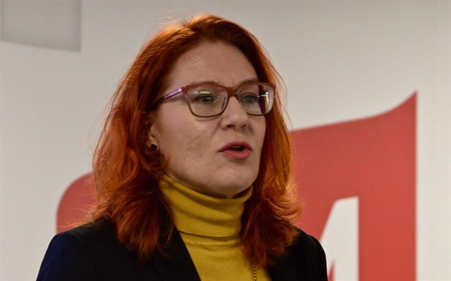 Servicefacket Pams ordförande Annika Rönni-Sallinen meddelar på fredagseftermiddagen om nästa veckas strejk inom handelsbranschen blir avblåst eller inte.