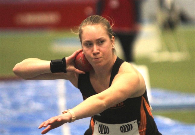 Linn Sund tog brons i 19-årsklassen i kula i junior-FM på söndagen.