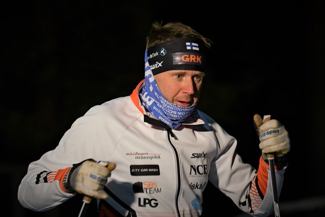 I programmet Sportliv berättar Hans Mäenpää om hur han sadlade om från missbruk till stenhård idrottslig träning som 30-åring.