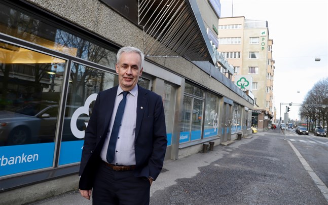Peter Finne säger att banken är flexibel i den här situationen.