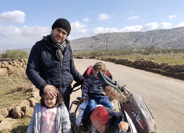 Abdulkafi Alhamdo har gett sig av min sin fru, sin motorcykel och barnen Lamar och Mohammed.