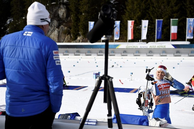 Mari Eder under måndagens träningspass på skjutvallen i Antholz, där en farosituation uppstod på tisdagen.