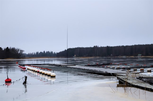Vattenståndet kan bli mer än en meter över det normala under torsdagen. Arkivbild från Västervik.