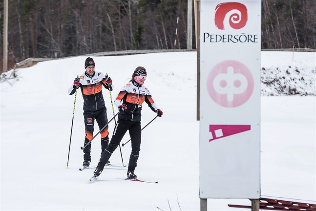 Hanna Ray är redo för start i Lappfors annandag jul. Pappa Tage Ray hoppas att hon får sällskap av 150 andra i spåret.