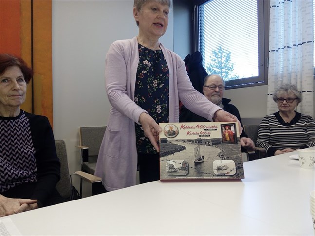 Elisa Maunumäki är ordförande för gruppen bakom brädsplet, Kaija Jestori t.v., Hemming Renlund och Katja Annala.