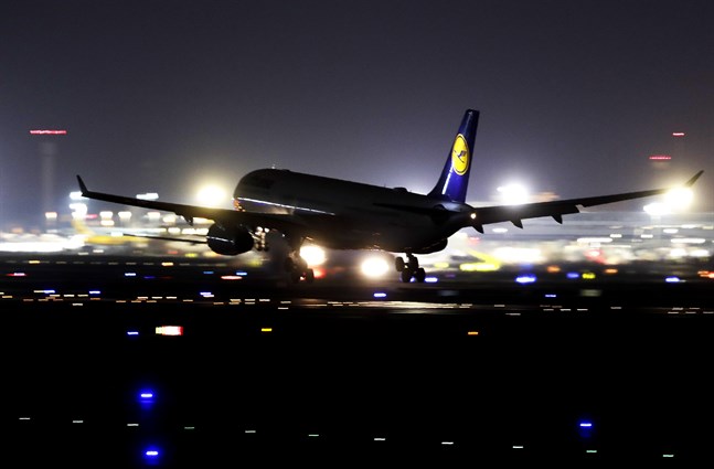 Lufthansa sparar som en följd av åtgärder i spåren av coronasmittans spridning. Arkivbild.
