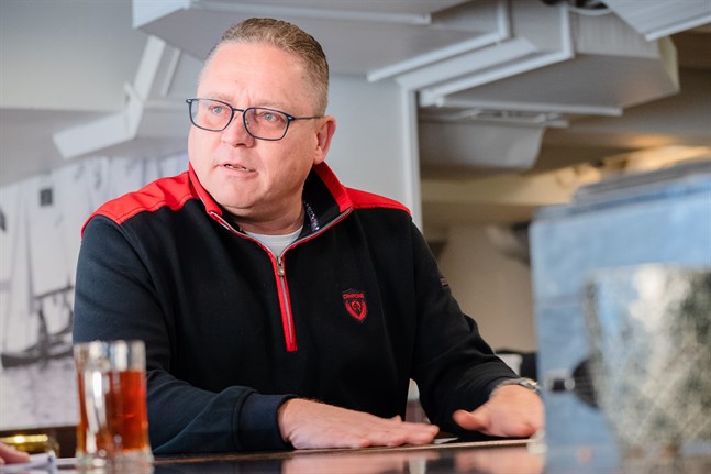 Timo Kuusisto tycker att regeringens restriktioner känns märkliga.