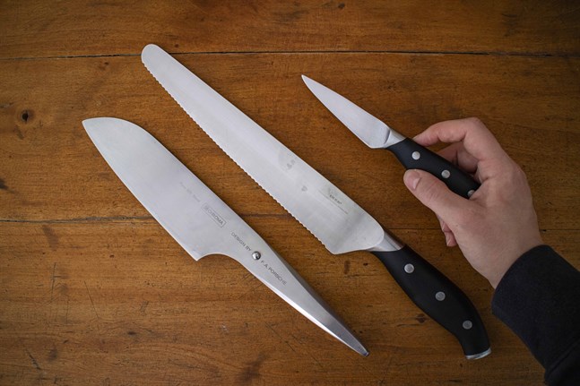 Knivar är kockens bästa vän och med tre goda vänner i köket kommer även amatörkocken långt!