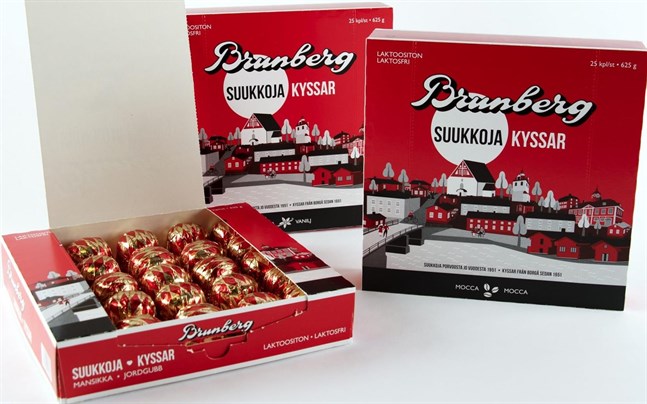 Chokladfabriken Brunberg förnyar förpackningen för sina välkända Brunbergs Kyssar. Det kyssande afrikanska paret ersätts från och med våren av ett motiv från Borgå stad.